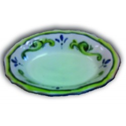 Piatto con decorazioni verdi
